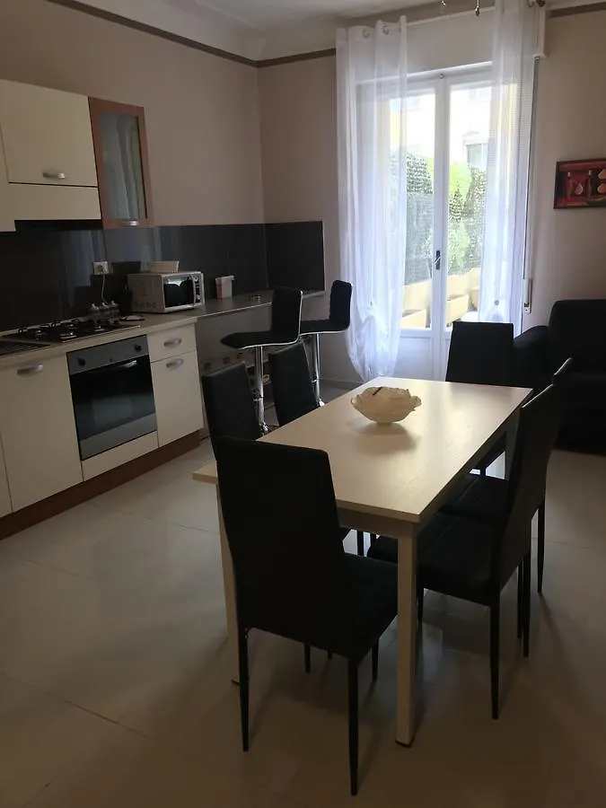 Brown Apartment 0*, Sanremo